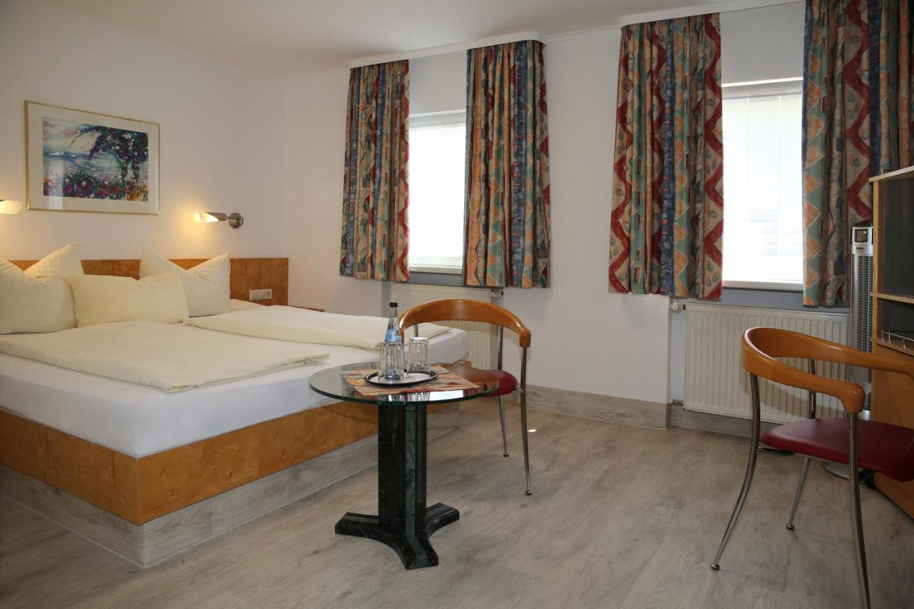 Hotel Zum Weissen Roessel Walldorf  Extérieur photo