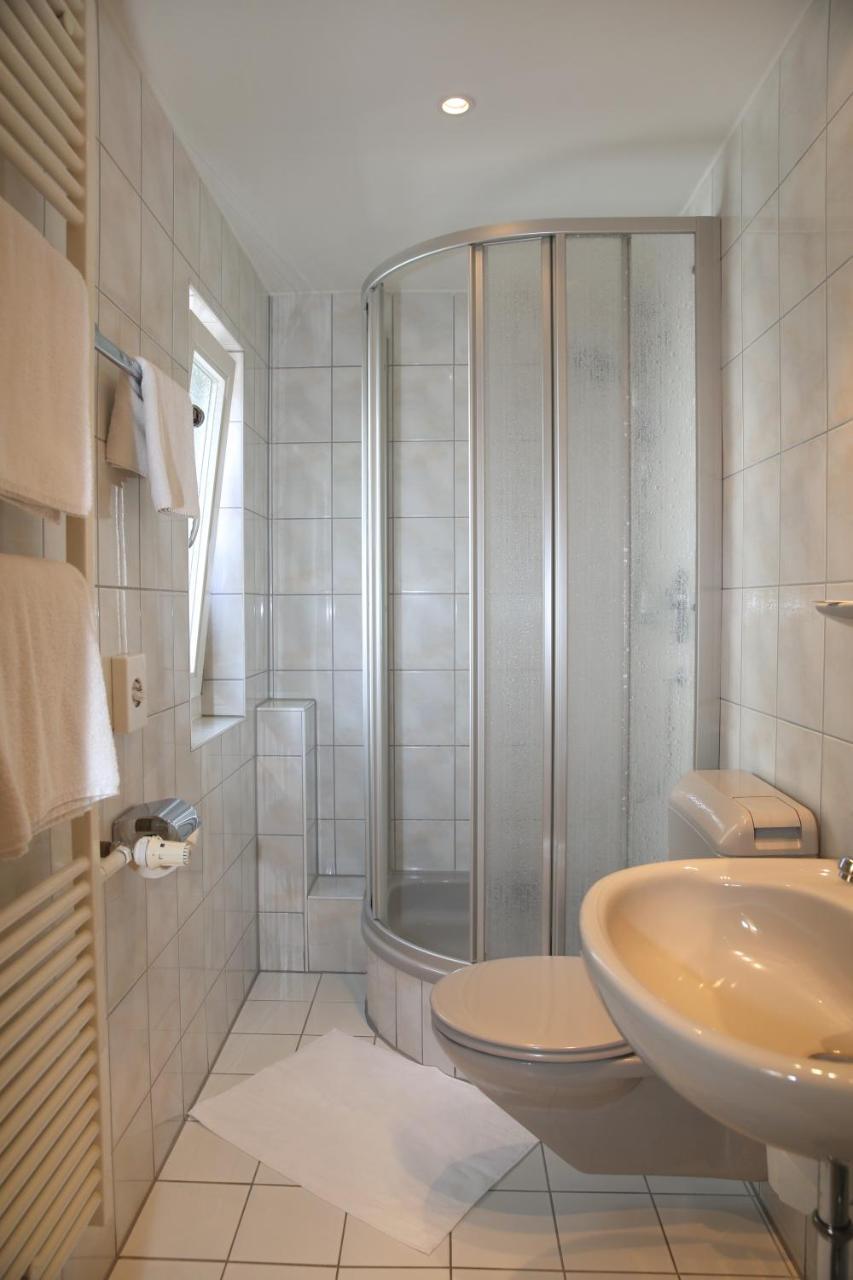 Hotel Zum Weissen Roessel Walldorf  Extérieur photo